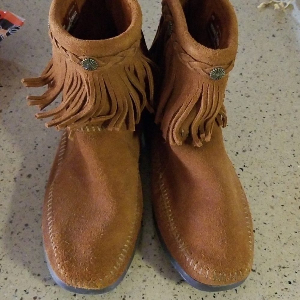 New Genuine Minnetonka Suede Boots